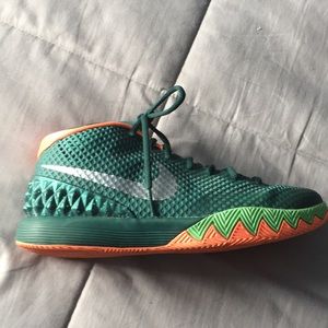 Kyrie 1 “flytrap size 6 youth